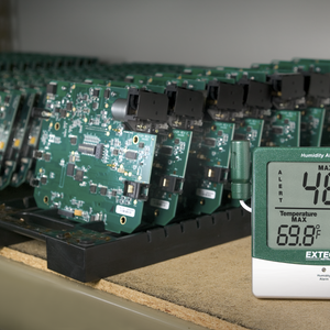 EXTECH 445815 Higrotermómetro con alerta de humedad y sonda remota